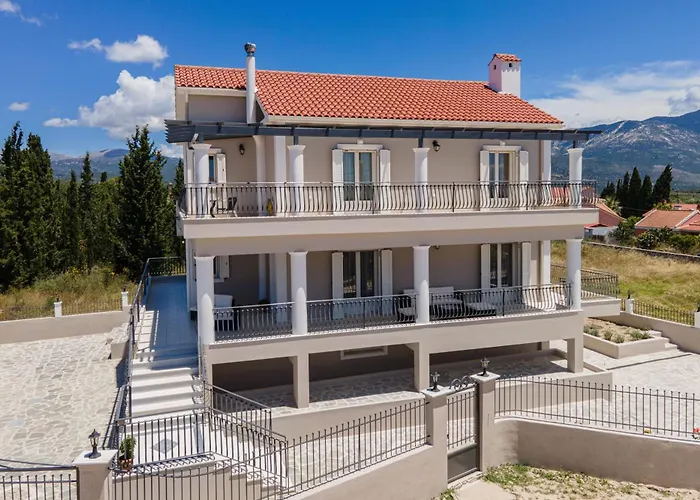 Irene Luxury Metaxáta