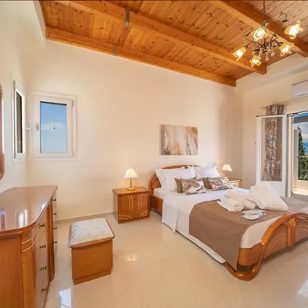 Irene Luxury Appartement Metaxáta